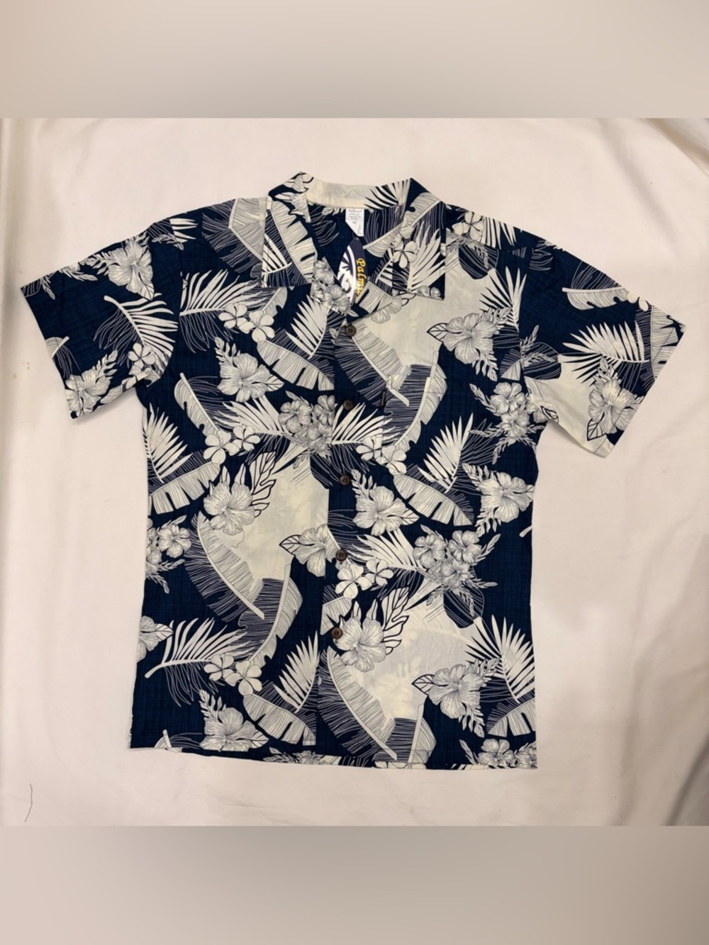NWT Palmwave Hawaii Tropical Floral Short Sleeve Button Down Size M